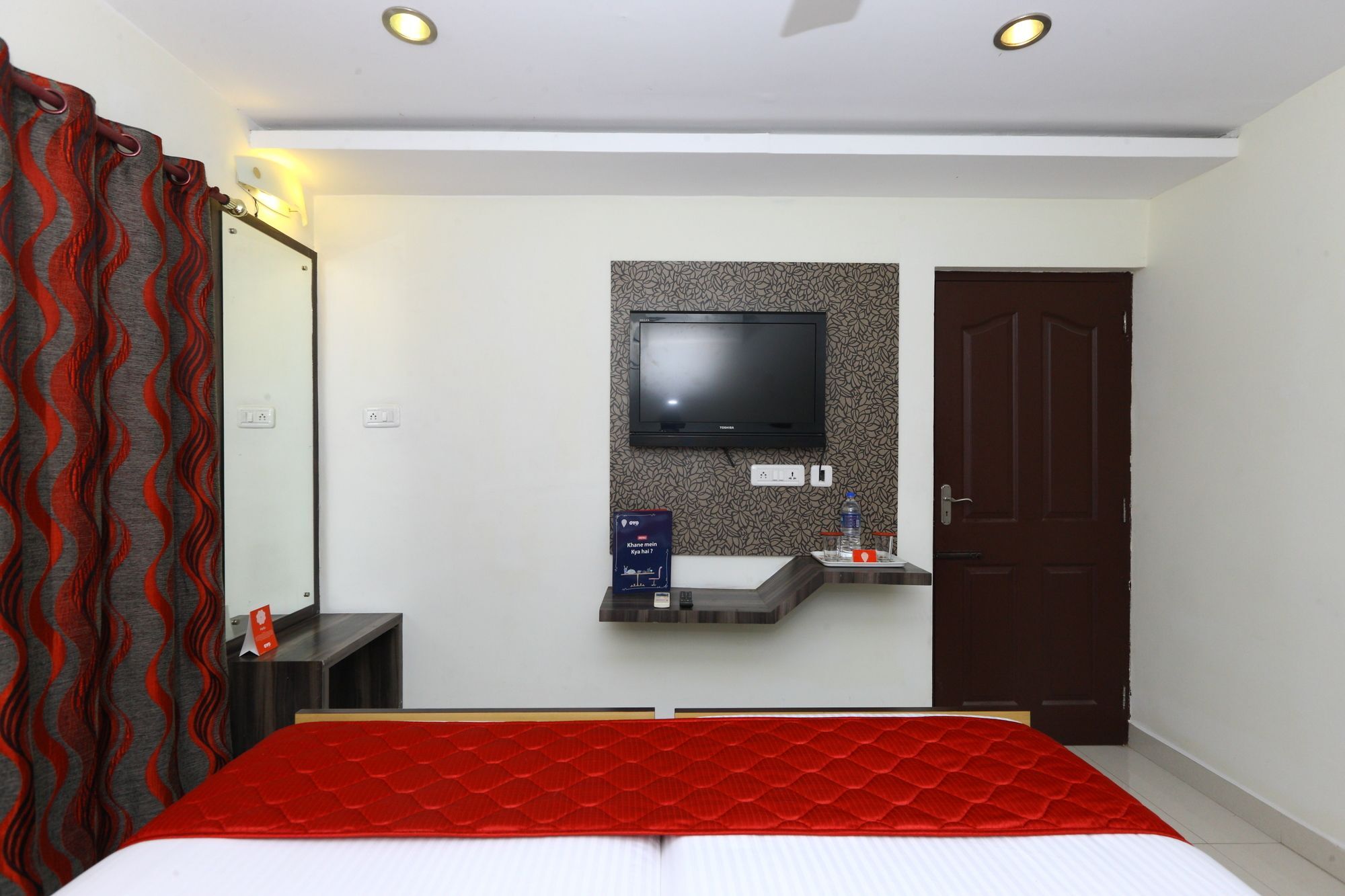 Hotel Oyo 5280 Harshetha Residency Chennai