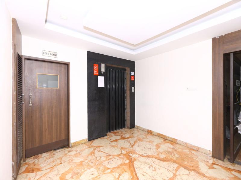 Hotel Oyo 5280 Harshetha Residency Chennai