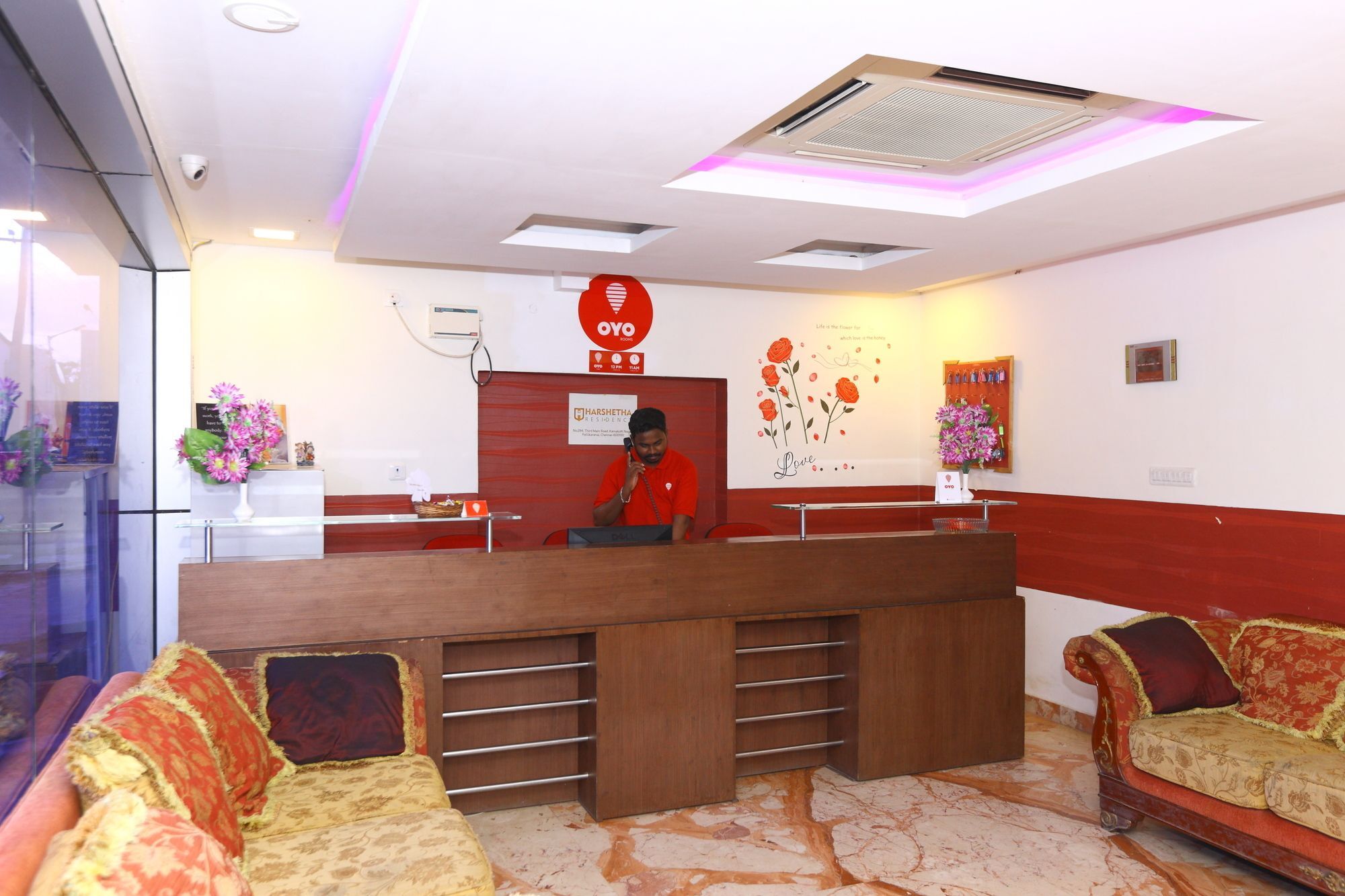 Oyo 5280 Harshetha Residency Hotel 2*