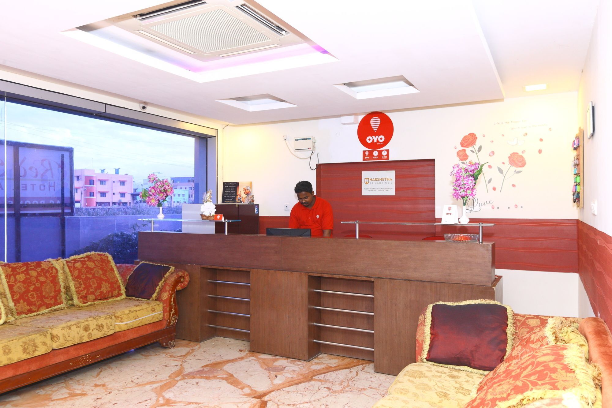 Hotel Oyo 5280 Harshetha Residency