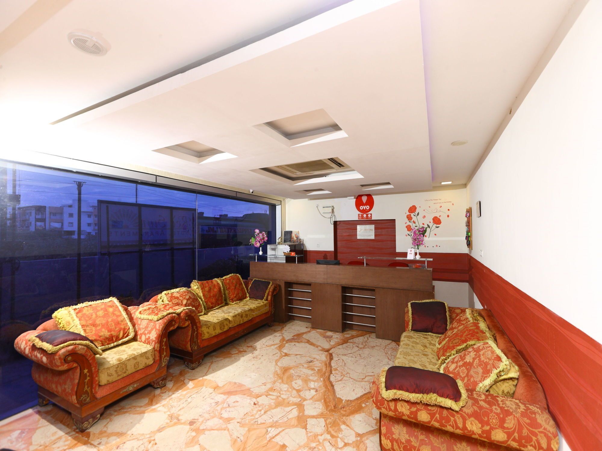 Hotel Oyo 5280 Harshetha Residency