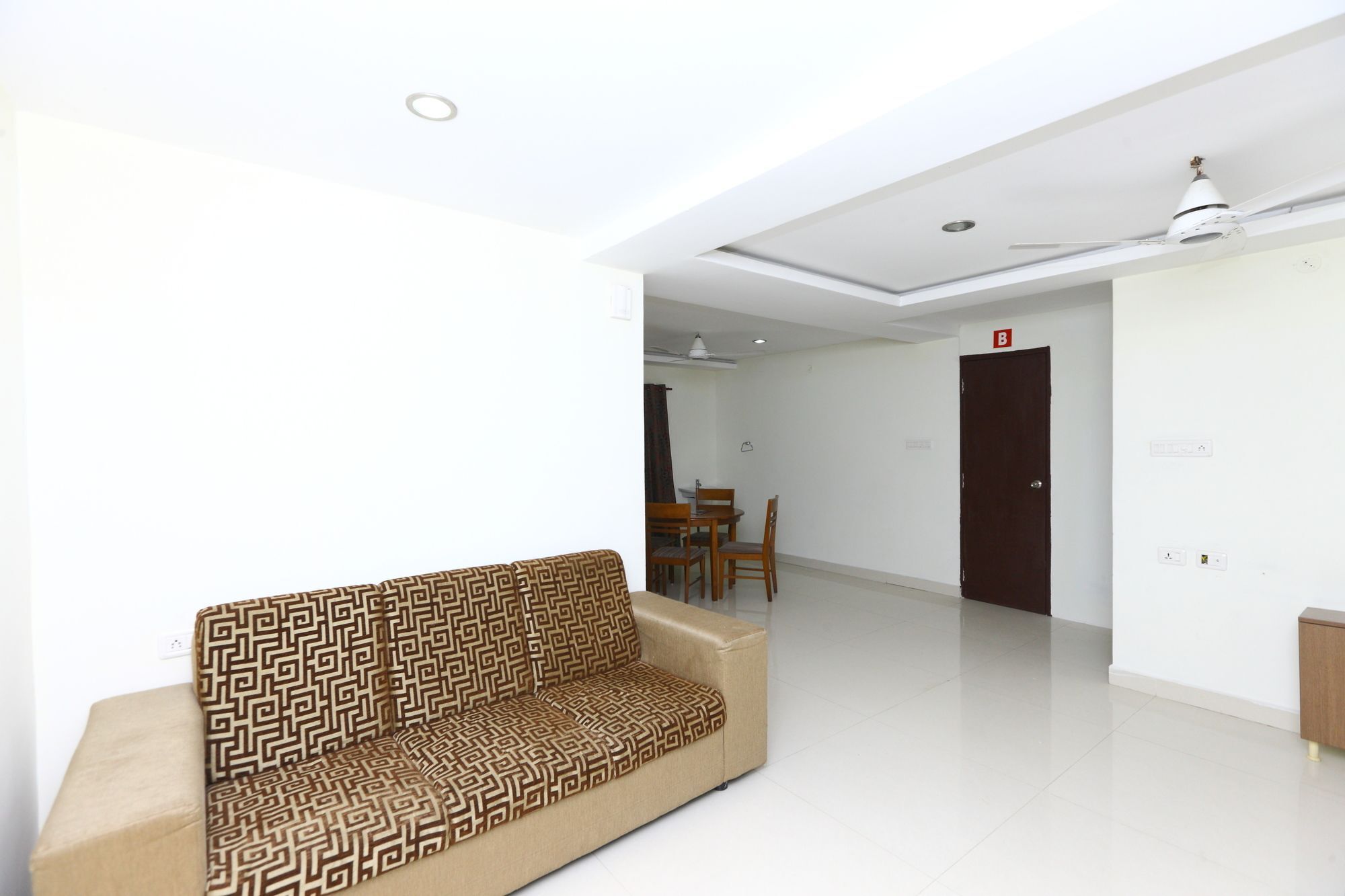 Oyo 5280 Harshetha Residency Chennai