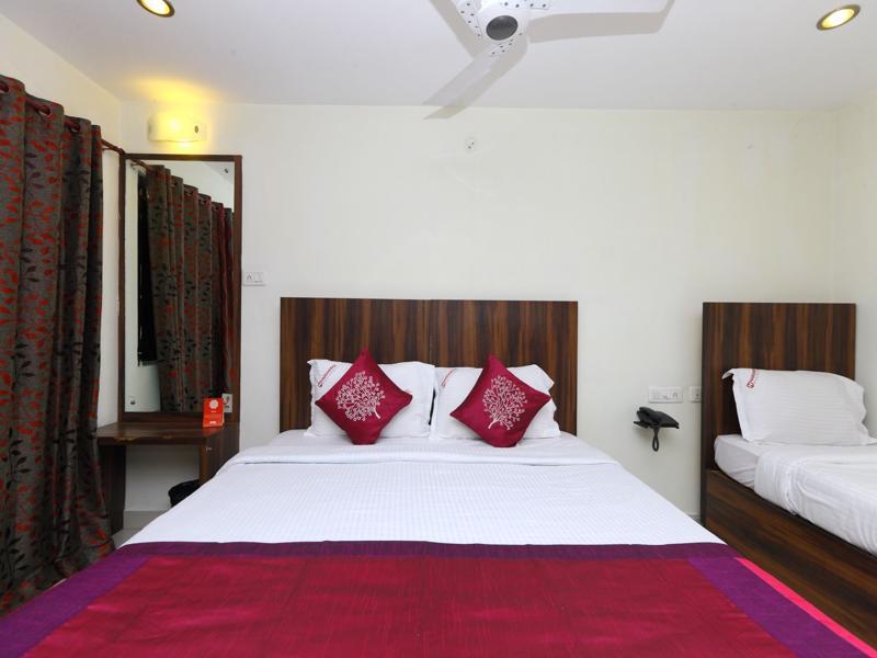 Oyo 5280 Harshetha Residency Hotel