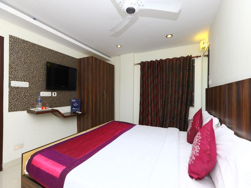 Oyo 5280 Harshetha Residency Hotel